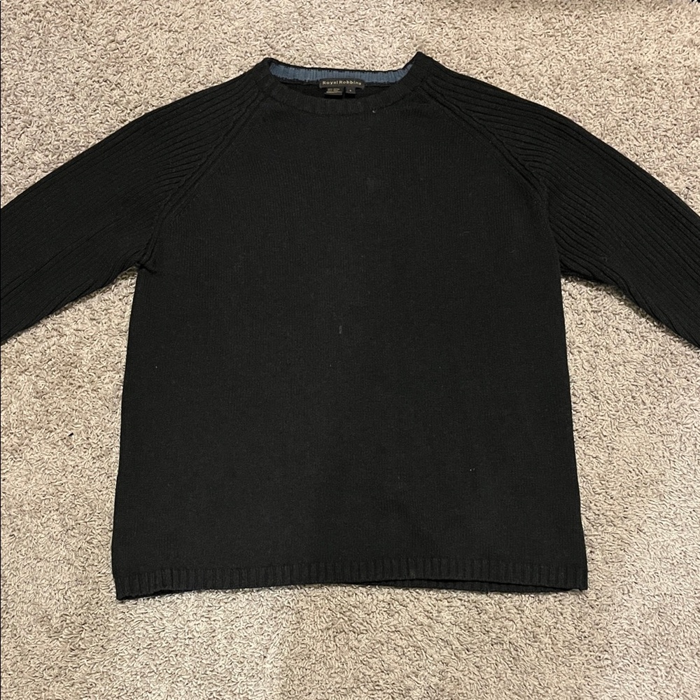 Royal Robbin’s Black, Large Pullover made of 100% Cotton.